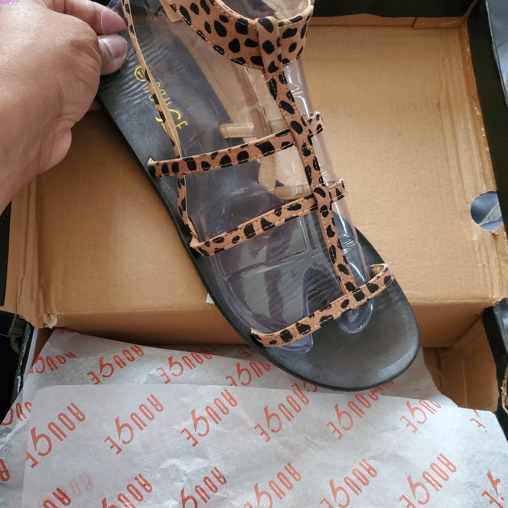 Sandals - Picture 2 of 7